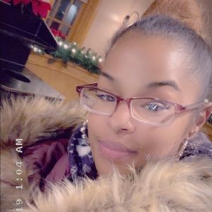 Meet your Posher, Sterlyn